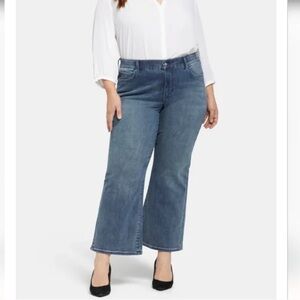 NYDJ Playlist Waist Match Relaxed Flared Jeans‎ In Plus Size 3X High Waist Crop